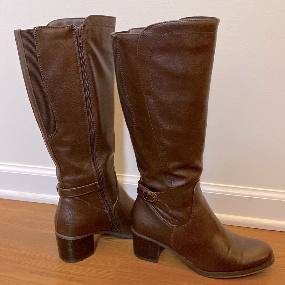 Kim Roger’s Bonney brown boots, 7 1/2 (fits like a 7)